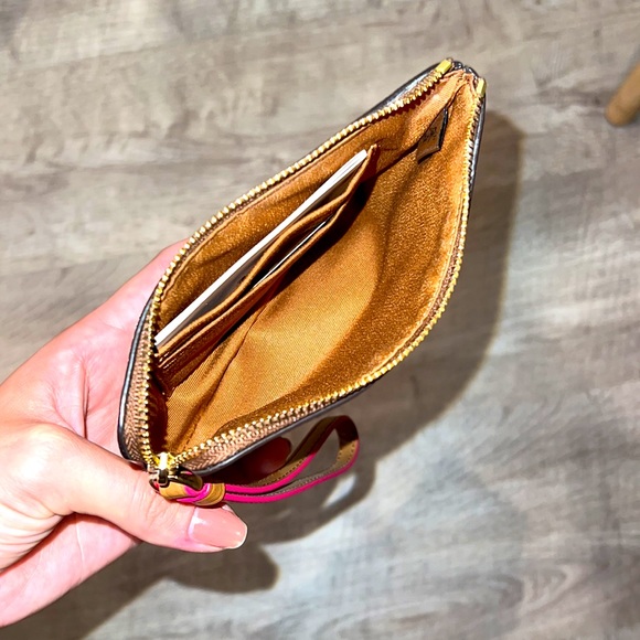 NWT Coach Wristlet - Picture 3 of 4